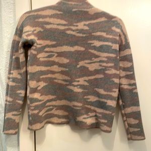 Beautiful over leather pants, camp subtle colors (camel brown light grey,cream)